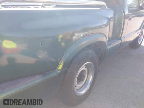 1997 Chevrolet S-10 LS с VIN 1GCCS1441V8100837, выставлен на аукционе IAAI как лот 43496367 с пробегом 159 496 миль миль и . История ставок и продаж доступна на DreamBid. Изображение 6.
