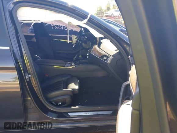 2017 BMW 5 Series 540i xDrive с VIN WBAJE7C32HG890246, выставлен на аукционе IAAI как лот 43331029 с пробегом 65 826 миль миль и . История ставок и продаж доступна на DreamBid. Изображение 5.