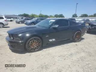 2007 Ford Mustang GT Deluxe z VIN 1ZVFT82H675231028, wystawiony jako Copart lot #64651725 z przebiegiem Nie podano mil oraz Szkoda całkowita • Salvage title. Historia ofert i sprzedaży dostępna na DreamBid. Obrazek 1.