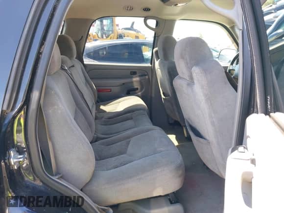 2005 Chevrolet Tahoe LS с VIN 1GNEC13V85R268525, выставлен на аукционе IAAI как лот 42637662 с пробегом 186 989 миль миль и . История ставок и продаж доступна на DreamBid. Изображение 8.