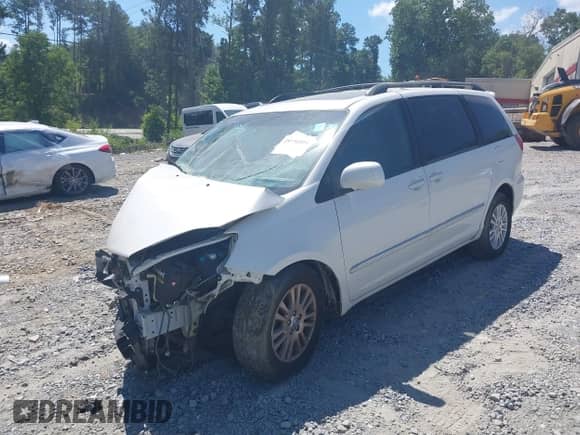 2010 Toyota Sienna XLE с VIN 5TDYK4CC9AS290540, выставлен на аукционе IAAI как лот 39736804 с пробегом 244 416 миль миль и . История ставок и продаж доступна на DreamBid. Изображение 2.