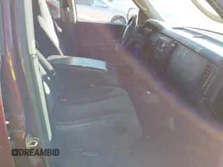 2002 Dodge Dakota SLT z VIN 1B7HG48N82S552357, wystawiony jako IAAI lot #43498260 z przebiegiem 192 220 mil mil oraz . Historia ofert i sprzedaży dostępna na DreamBid. Obrazek 5.