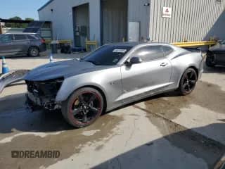 2019 Chevrolet Camaro 2LT с VIN 1G1FD1RS8K0142889, выставлен на аукционе Copart как лот 64610085 с пробегом 46 855 миль миль и Списание • Salvage title. История ставок и продаж доступна на DreamBid. Изображение 1.