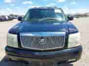 2004 Cadillac Escalade z VIN 1GYEC63T64R294991, wystawiony jako IAAI lot #42218251 z przebiegiem 316 235 mil mil oraz . Historia ofert i sprzedaży dostępna na DreamBid. Obrazek 12.