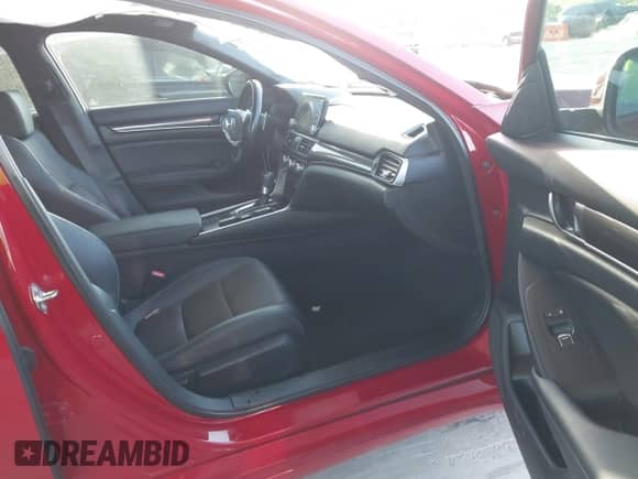 2020 Honda Accord Sport with VIN 1HGCV1F33LA087074, listed as a IAAI auction lot 43331328 with 76,287 mi miles and . Bid and sale history available at DreamBid. Image 5.