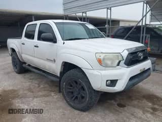 2015 Toyota Tacoma PreRunner z VIN 5TFJU4GN6FX070412, wystawiony jako IAAI lot #42308629 z przebiegiem 103 972 mil mil oraz . Historia ofert i sprzedaży dostępna na DreamBid. Obrazek 1.