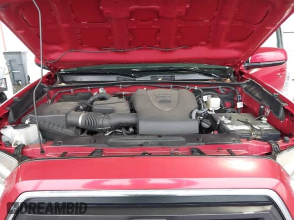2022 Toyota Tacoma SR5 with VIN 3TMAZ5CN4NM192333, listed as a IAAI auction lot 42640119 with 41,195 mi miles and . Bid and sale history available at DreamBid. Image 10.