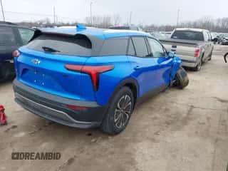 2024 Chevrolet Blazer EV eAWD LT z VIN 3GNKDBRJ8RS263824, wystawiony jako IAAI lot #41743867 z przebiegiem 3 347 mil mil oraz . Historia ofert i sprzedaży dostępna na DreamBid. Obrazek 4.