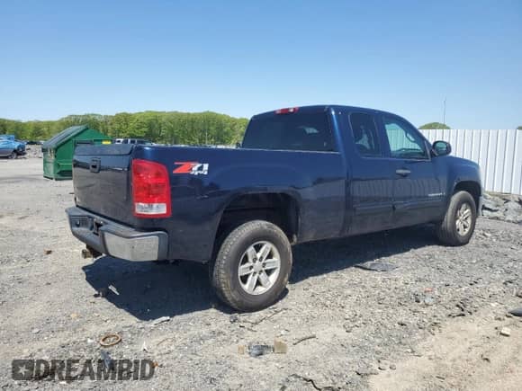 2008 GMC Sierra 1500 SLE2 z VIN 1GTEK19J48Z239351, wystawiony jako Copart lot #56452115 z przebiegiem 98 768 mil mil oraz Czysty tytuł • Clean title. Historia ofert i sprzedaży dostępna na DreamBid. Obrazek 3.
