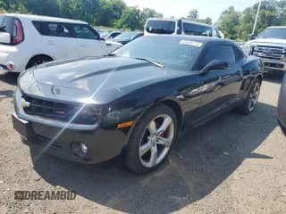 2010 Chevrolet Camaro 2LT z VIN 2G1FG1EV2A9218330, wystawiony jako Copart lot #65608715 z przebiegiem 97 053 mil mil oraz Czysty tytuł • Clean title. Historia ofert i sprzedaży dostępna na DreamBid. Obrazek 1.