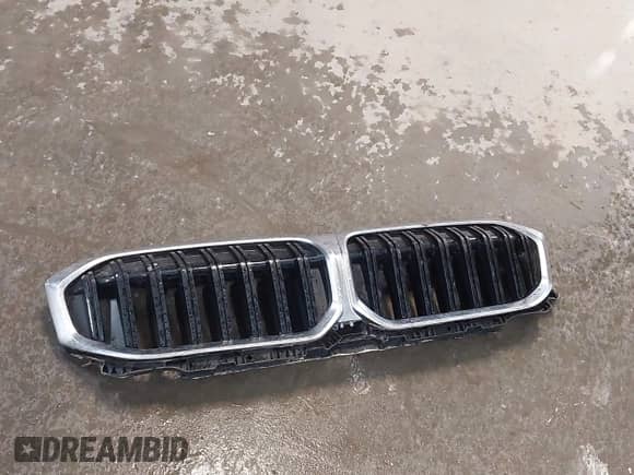 2023 BMW 3 Series 330i xDrive with VIN 3MW89FF00P8D57937, listed as a IAAI auction lot 43081403 with 19,195 mi miles and . Bid and sale history available at DreamBid. Image 12.