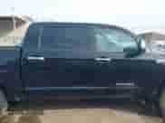 2010 Toyota Tundra Limited z VIN 5TFHY5F18AX127838, wystawiony jako IAAI lot #41934888 z przebiegiem 271 257 mil mil oraz . Historia ofert i sprzedaży dostępna na DreamBid. Obrazek 13.