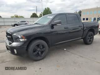 2018 Ram 1500 Big Horn z VIN 1C6RR7LGXJS129391, wystawiony jako Copart lot #67954745 z przebiegiem 62 556 mil mil oraz Szkoda całkowita • Salvage title. Historia ofert i sprzedaży dostępna na DreamBid. Obrazek 1.