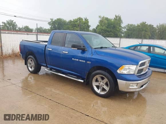 2011 Ram 1500 SLT z VIN 1D7RV1GT0BS537334, wystawiony jako IAAI lot #42969295 z przebiegiem 208 688 mil mil oraz . Historia ofert i sprzedaży dostępna na DreamBid. Obrazek 1.