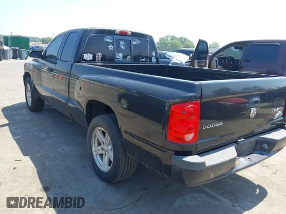 2010 Dodge Dakota z VIN 1D7CE3BK6AS143271, wystawiony jako IAAI lot #42542798 z przebiegiem 198 896 mil mil oraz . Historia ofert i sprzedaży dostępna na DreamBid. Obrazek 3.