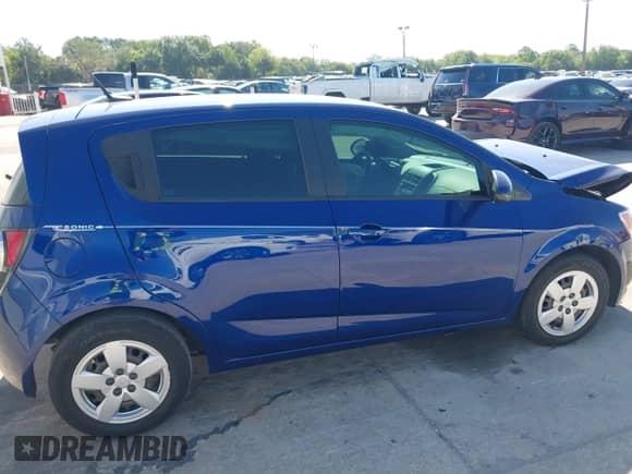 2013 Chevrolet Sonic LS с VIN 1G1JA6SH0D4201346, выставлен на аукционе IAAI как лот 42040748 с пробегом 48 215 миль миль и . История ставок и продаж доступна на DreamBid. Изображение 13.