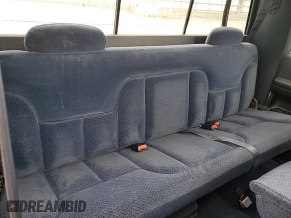 1995 Chevrolet Silverado 2500 с VIN 1GCGK29F0SE191453, выставлен на аукционе Copart как лот 70738085 с пробегом 192 263 миль миль и Списание • Salvage title. История ставок и продаж доступна на DreamBid. Изображение 10.