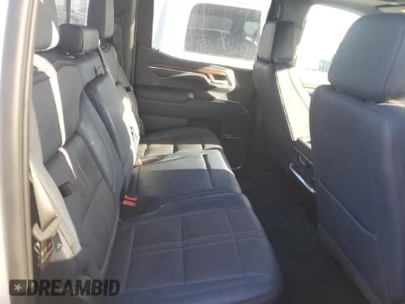 2022 Chevrolet Silverado 1500 High Country z VIN 1GCUDJED8NZ606415, wystawiony jako Copart lot #74929804 z przebiegiem 11 514 mil mil oraz Czysty tytuł • Clean title. Historia ofert i sprzedaży dostępna na DreamBid. Obrazek 10.