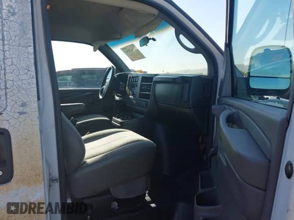 2008 Chevrolet Express Cargo с VIN 1GCGG25C081127006, выставлен на аукционе IAAI как лот 42912562 с пробегом 146 341 миль миль и . История ставок и продаж доступна на DreamBid. Изображение 5.