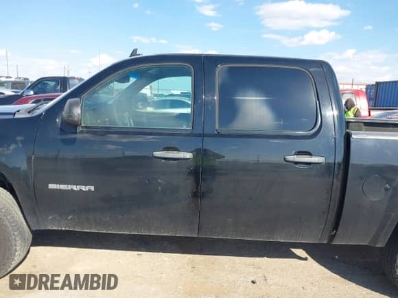 2013 GMC Sierra 1500 SLE z VIN 3GTP2VE7XDG185672, wystawiony jako IAAI lot #43336180 z przebiegiem 236 690 mil mil oraz . Historia ofert i sprzedaży dostępna na DreamBid. Obrazek 14.