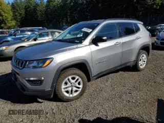 2020 Jeep Compass Sport z VIN 3C4NJDAB5LT107045, wystawiony jako Copart lot #86335665 z przebiegiem 62 880 mil mil oraz Szkoda całkowita • Salvage title. Historia ofert i sprzedaży dostępna na DreamBid. Obrazek 1.