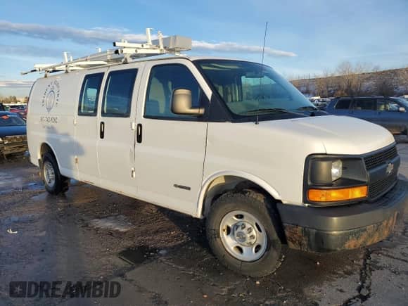 2004 Chevrolet Express Cargo with VIN 1GCGG29U141245613, listed as a Copart auction lot 84113644 with 130,982 mi miles and Clean title. Bid and sale history available at DreamBid. Image 4.