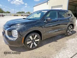 2025 Mitsubishi Outlander SE z VIN JA4J3VA85SZ023182, wystawiony jako Copart lot #67326355 z przebiegiem 12 mil mil oraz Szkoda całkowita • Salvage title. Historia ofert i sprzedaży dostępna na DreamBid. Obrazek 1.