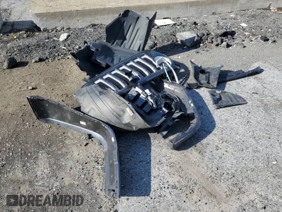 2022 Jeep Wrangler Unlimited Sahara with VIN 1C4HJXEN0NW110192, listed as a Copart auction lot 57206625 with 32,964 mi miles and Salvage title. Bid and sale history available at DreamBid. Image 13.