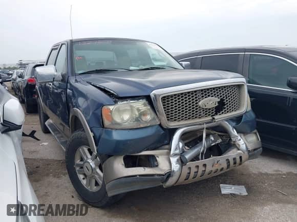 2004 Ford F-150 XLT with VIN 1FTPW14534KC37908, listed as a IAAI auction lot 43278093 with 276,024 mi miles and . Bid and sale history available at DreamBid. Image 1.