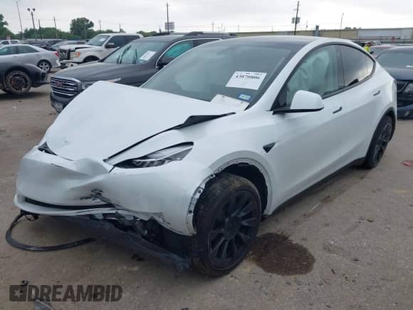 2023 Tesla Model Y Long Range с VIN 7SAYGDEE4PA044024, выставлен на аукционе IAAI как лот 43070806 с пробегом Не указан миль и . История ставок и продаж доступна на DreamBid. Изображение 18.