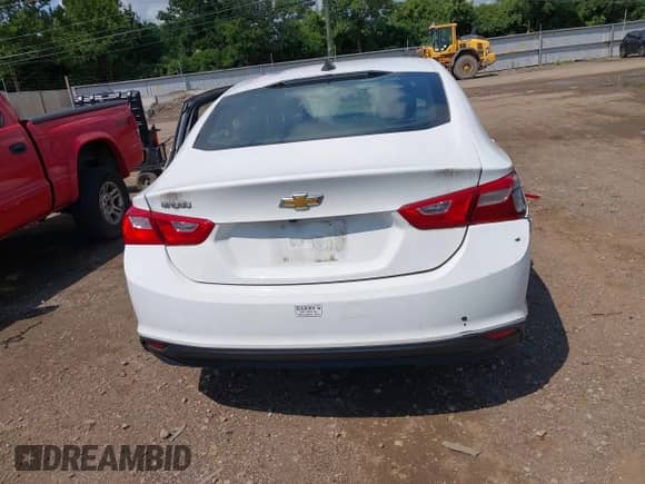 2020 Chevrolet Malibu LS with VIN 1G1ZB5ST6LF011617, listed as a IAAI auction lot 42939192 with 111,610 mi miles and . Bid and sale history available at DreamBid. Image 16.
