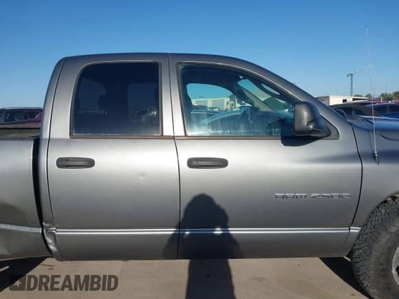2005 Dodge 2500 SLT with VIN 3D7KR28C15G826003, listed as a IAAI auction lot 41231899 with 249,012 mi miles and . Bid and sale history available at DreamBid. Image 13.