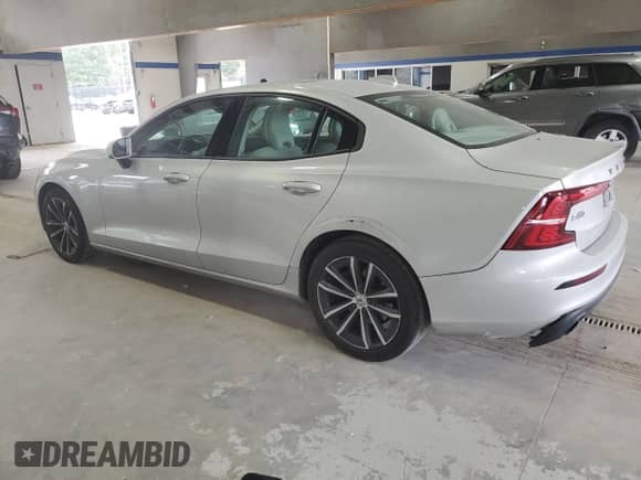 2021 Volvo S60 Momentum z VIN 7JR102FK8MG093809, wystawiony jako Copart lot #80847265 z przebiegiem 60 555 mil mil oraz Szkoda całkowita • Salvage title. Historia ofert i sprzedaży dostępna na DreamBid. Obrazek 2.