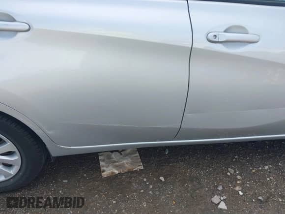 2014 Nissan Note S Plus z VIN 3N1CE2CPXEL432840, wystawiony jako IAAI lot #42487373 z przebiegiem 76 278 mil mil oraz . Historia ofert i sprzedaży dostępna na DreamBid. Obrazek 18.