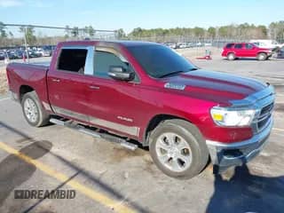 2020 Ram 1500 Lone Star z VIN 1C6RREFT9LN396018, wystawiony jako IAAI lot #41662093 z przebiegiem 81 822 mil mil oraz . Historia ofert i sprzedaży dostępna na DreamBid. Obrazek 1.