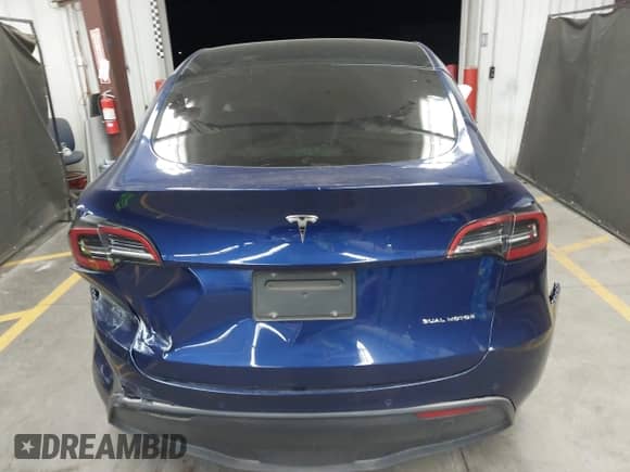 2023 Tesla Model Y Long Range с VIN 7SAYGDEE1PF592002, выставлен на аукционе IAAI как лот 43035517 с пробегом Не указан миль и . История ставок и продаж доступна на DreamBid. Изображение 15.