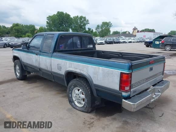 1995 Dodge Dakota с VIN 1B7GG23X6SS221866, выставлен на аукционе IAAI как лот 42449940 с пробегом 146 680 миль миль и . История ставок и продаж доступна на DreamBid. Изображение 3.