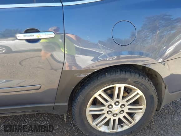 2014 Chevrolet Traverse LT с VIN 1GNKRGKDXEJ199901, выставлен на аукционе IAAI как лот 43333925 с пробегом 173 448 миль миль и . История ставок и продаж доступна на DreamBid. Изображение 20.
