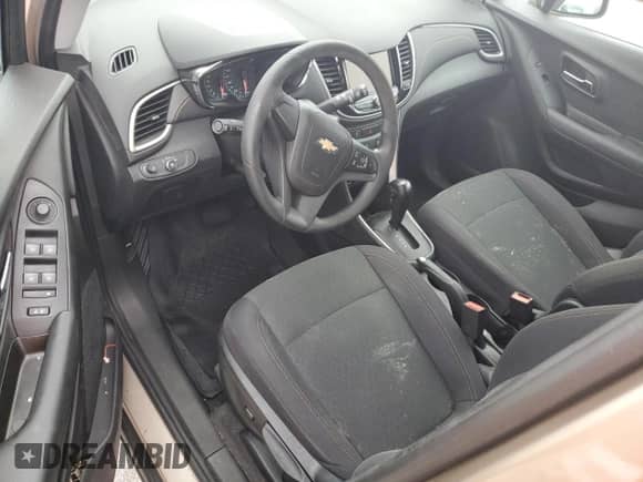 2018 Chevrolet Trax LS с VIN 3GNCJKSB9JL410747, выставлен на аукционе Copart как лот 55364925 с пробегом Не указан миль и Списание • Salvage title. История ставок и продаж доступна на DreamBid. Изображение 8.