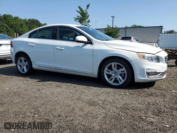 2015 Volvo S60 T5 Drive-E Premier with VIN YV126MFK1F1361158, listed as a Copart auction lot 66033065 with 82,623 mi miles and Clean title. Bid and sale history available at DreamBid. Image 4.