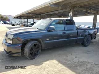 2004 Chevrolet Silverado SS с VIN 2GCEC19N741408331, выставлен на аукционе Copart как лот 50548145 с пробегом 186 361 миль миль и Списание • Salvage title. История ставок и продаж доступна на DreamBid. Изображение 1.