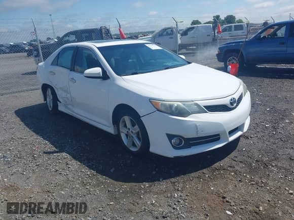 2014 Toyota Camry SE with VIN 4T1BF1FKXEU856388, listed as a IAAI auction lot 42256342 with 193,204 mi miles and . Bid and sale history available at DreamBid. Image 1.