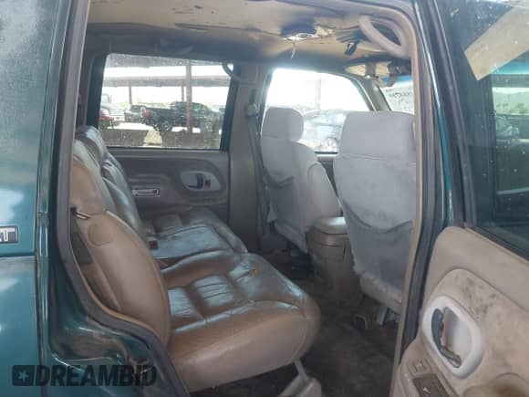 1997 Chevrolet Tahoe с VIN 1GNEK13R7VJ365039, выставлен на аукционе IAAI как лот 42884729 с пробегом 282 422 миль миль и . История ставок и продаж доступна на DreamBid. Изображение 8.