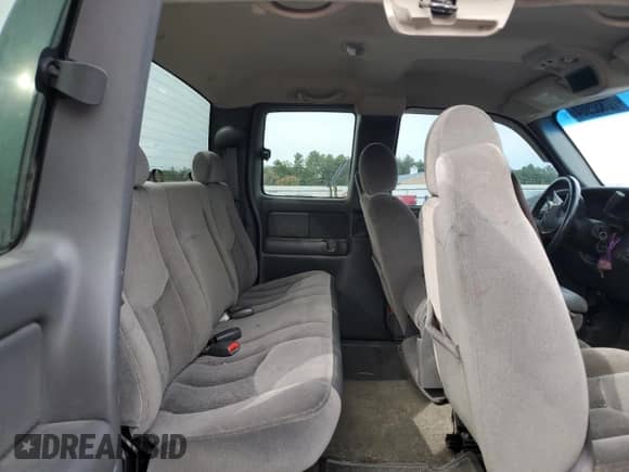 2003 GMC Sierra 1500 z VIN 2GTEC19V131405293, wystawiony jako Copart lot #72332904 z przebiegiem 71 168 mil mil oraz Szkoda całkowita • Salvage title. Historia ofert i sprzedaży dostępna na DreamBid. Obrazek 10.
