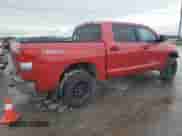 2013 Toyota Tundra z VIN 5TFDM5F15DX047007, wystawiony jako Copart lot #55633835 z przebiegiem 112 604 mil mil oraz Szkoda całkowita • Salvage title. Historia ofert i sprzedaży dostępna na DreamBid. Obrazek 3.