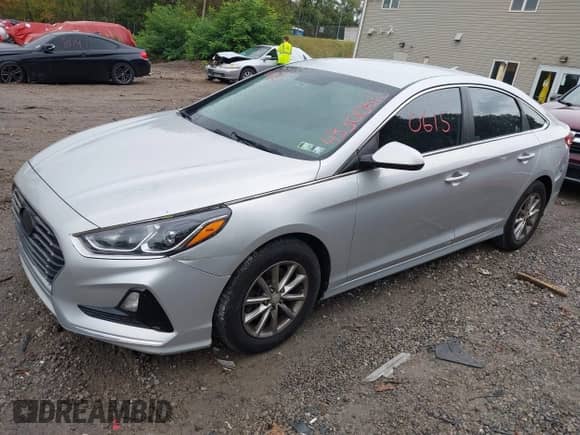 2018 Hyundai Sonata SE with VIN 5NPE24AF2JH711598, listed as a IAAI auction lot 43300615 with 140,901 mi miles and . Bid and sale history available at DreamBid. Image 22.