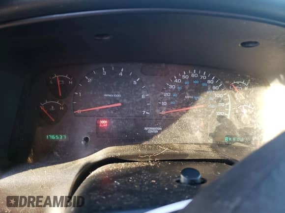 2002 Dodge Dakota z VIN 1B7FL16X52S557179, wystawiony jako Copart lot #42221125 z przebiegiem 176 537 mil mil oraz Szkoda całkowita • Salvage title. Historia ofert i sprzedaży dostępna na DreamBid. Obrazek 9.