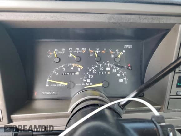 1994 Chevrolet Silverado 2500 z VIN 2GCFK29K7R1288041, wystawiony jako Copart lot #81967685 z przebiegiem 168 323 mil mil oraz Szkoda całkowita • Salvage title. Historia ofert i sprzedaży dostępna na DreamBid. Obrazek 9.
