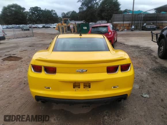 2013 Chevrolet Camaro LS z VIN 2G1FA1E30D9132194, wystawiony jako IAAI lot #43325739 z przebiegiem 85 810 mil mil oraz . Historia ofert i sprzedaży dostępna na DreamBid. Obrazek 16.