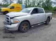 2010 Dodge 1500 ST z VIN 1D7RB1CP4AS101599, wystawiony jako IAAI lot #41076441 z przebiegiem 229 781 mil mil oraz . Historia ofert i sprzedaży dostępna na DreamBid. Obrazek 2.